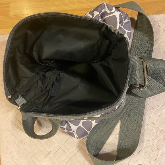 LeSportSac nylon like crossbody - beige & brown modern floral/pattern grey trim - Picture 6 of 7